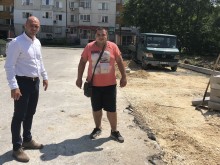 Десетки нови паркоместа в "Тракия"  