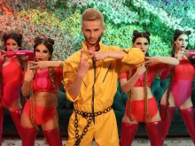 Нова изненада на музикалната сцена! Момче пробва да надмине Гери-Никол
