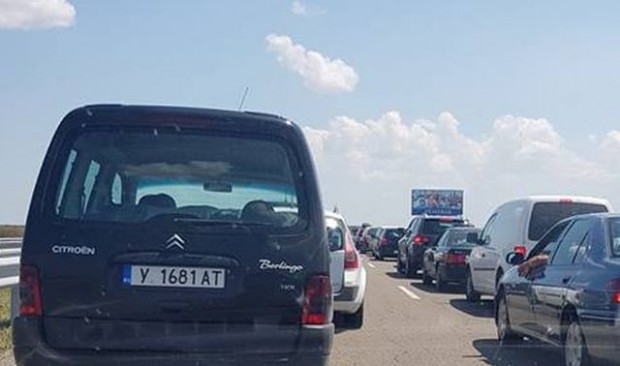 Верижна катастрофа между три автомобила е станала на автомагистрала Тракия