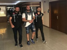 Показаха снимки от задържането на Митьо Очите в Турция