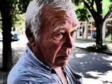 Шофьорът на камиона за смет се държал за главата и повтарял "Какво ми се случи?"