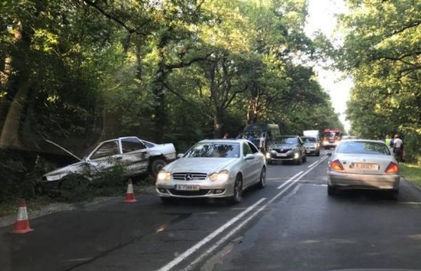 Катастрофа между Опел и Фиат блокира тази сутрин пътя Варна