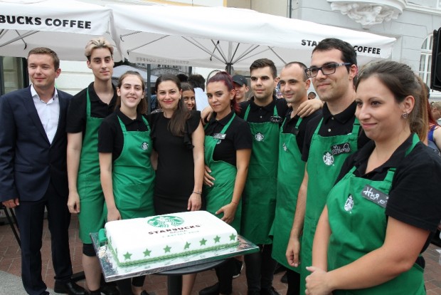 Световноизвестната кафе верига Starbucks® представена в България от AmRest откри