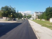Преасфалтираха пътен участък в "Източен", зебрата по нова технология