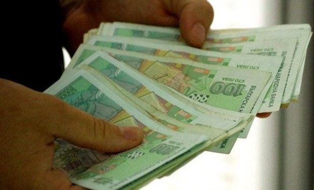 Размерът на средния осигурителен доход за страната за месец юни