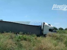 Първа снимка от инцидента с голям камион, довел до затваряне на Околовръстното!