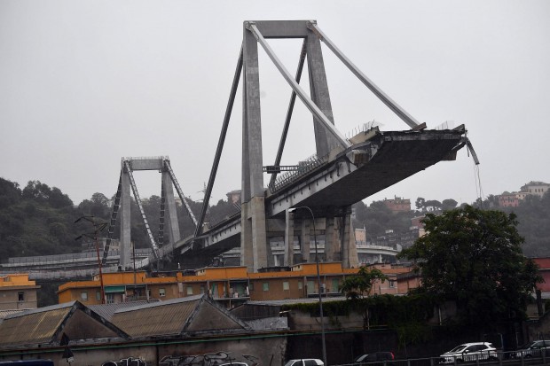 Нова голяма трагедия в Италия. Мостът Моранди на магистралата А10,