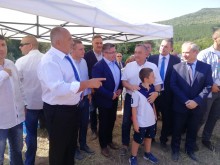 Бойко Борисов даде старт на строителството на нов участък от "Хемус"