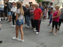 Близки на пометените младежи от джигит в Петрич блокираха главна улица