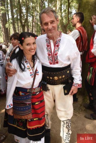 В село Жеравна започва Международният фестивал на фолклорната носия. Десетки