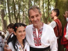 Уникално! Сватба на холивудски актьор по българска традиция в Жеравна