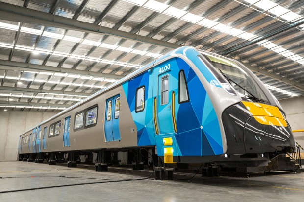 БДЖ-Пътнически превози стартира обществена поръчка за нови 42 мотрисни влака.Прогнозните