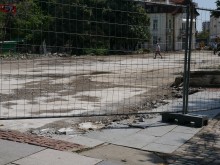 Ремонтът на подлеза на "Гладстон" тече с пълна пара! Районът пред Централна поща е неузнаваем