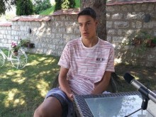 Академик привлече младежки национал на България