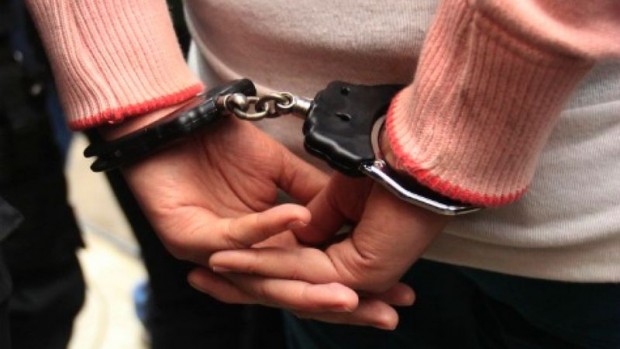 Възрастна жена от Пловдив бе арестувана за кражба на плажа в