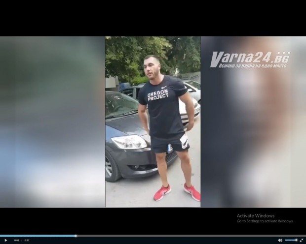 Клипът с арогантното поведение на младеж на пътя във Варна