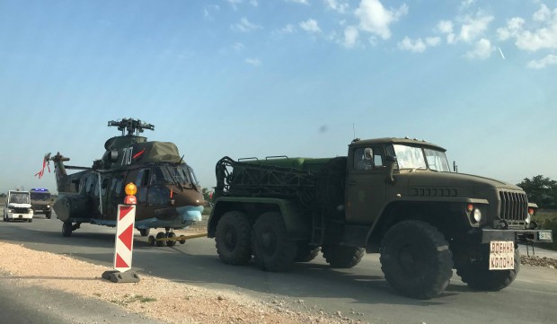 Военна колона обра погледите на шофьорите по Асеновградско шосе рано