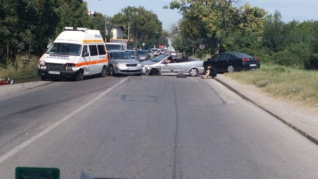 Забелязано в София
Тежък пътен инцидент на столичното Околовръстно шосе. Катастрофирали