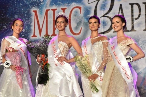 Михаела Йорданова бе избрана за Мис Варна 2018 сред двадесет
