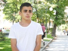 Plovdiv24.bg представя Кирил Балдев - момчето, което спасява книгите