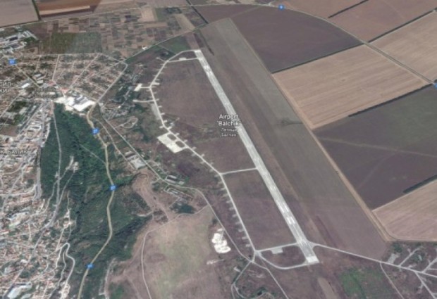 Летище Балчик е затворено заради разбилия се там вчера двуместен самолет.