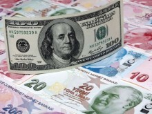 Турската лира започна седмицата с нов спад спрямо долара