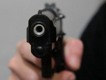 Простреляха двама младежи в двора на варненско училище