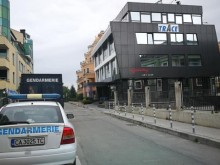 Разследващи влязоха в сградата на "Трейс груп"