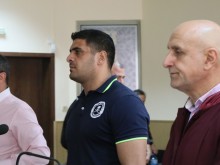 Бисери в съда след стрелбата в Пловдив: Не ми е рода, жена ми е!