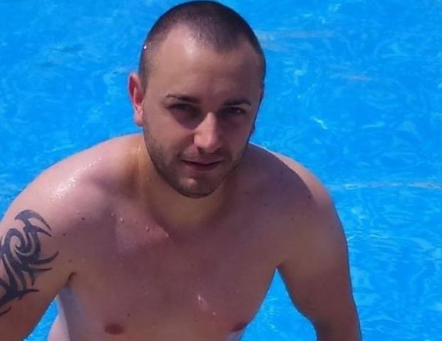 Фейсбук 25 годишният Атанас Атанасов от село Долна Градешница е единият