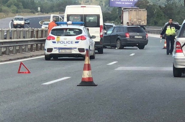 Читател на Plovdiv24.bg съобщи за катастрофа на автомагистрала Тракия тази