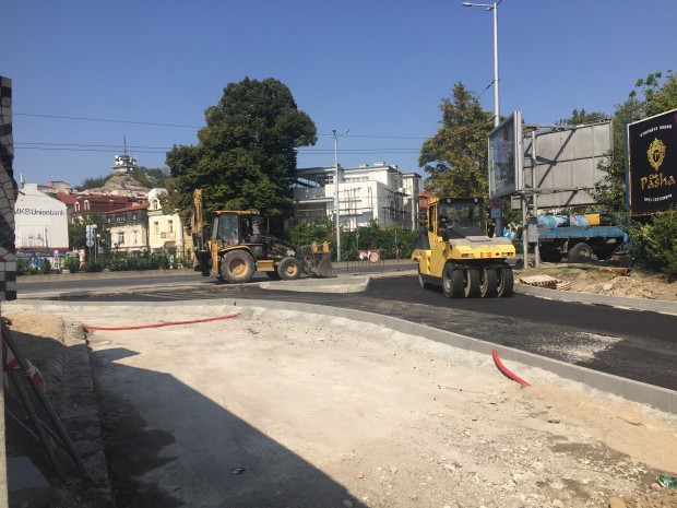 Започна асфалтирането на новата пътна връзка между булевардите Княгиня Мария