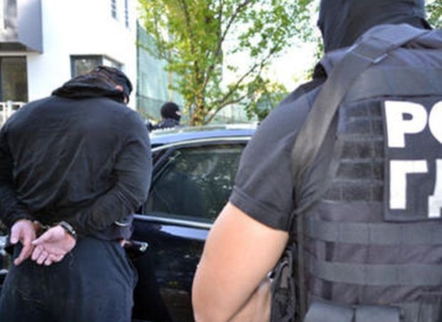 Пловдивски криминалисти задържаха рано тази сутрин в квартирата му в