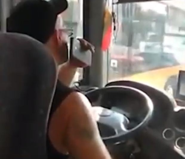 Шофьор на автобус по линия номер 10 в Пловдив говори
