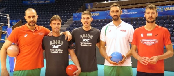 Джентълмените от националния отбор по волейбол изпратиха специално видео послание,