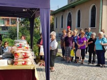 На Малка Богородица ГЕРБ в "Източен“ даде благотворителен обяд с над 200 порции агнешки курбан