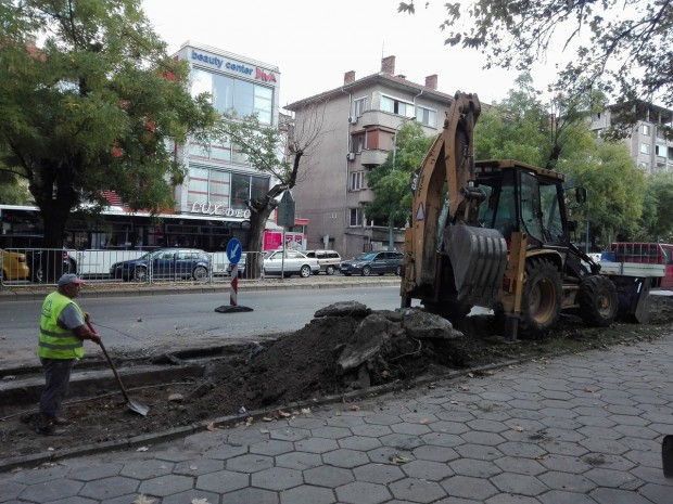 Вече изграждат новата спирка на бул. Руски, предаде репортер на Plovdiv24.bg