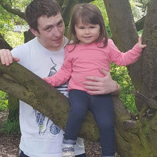 20-годишна британка от Фентън уби собствената си дъщеря, за да