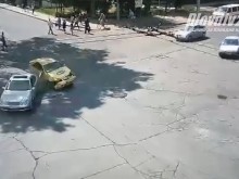 Ексклузивни кадри разплетоха катастрофата с таксито, налице е много тежко нарушение
