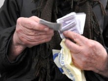 Две пловдивчанки хвърлиха пари и накити на непознати