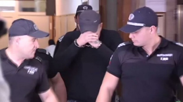 bTV
Варненският окръжен съд определи мярка задържане под стража на 25 годишния