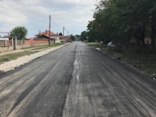 Асфалтират ударно улици в Раковски и селата