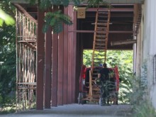 Полицията описа тежкия инцидент в базата на "Кауфланд", човекът е бил премазан!