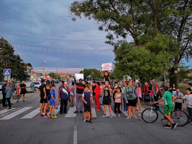 Жителите на Долно Езерово излизат на нов протест срещу разписанието