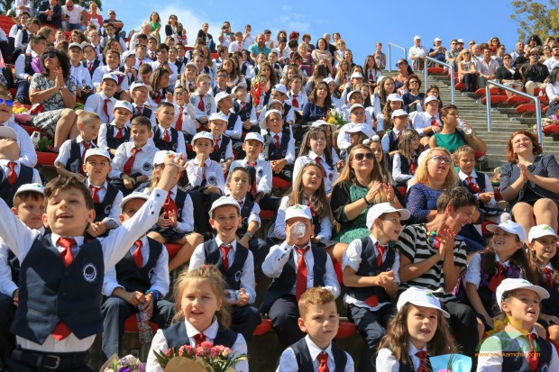 Новата учебна година в Частното средно училище Юрий Гагарин“ бе