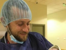Певицата Мариана Попова дари Веселин Плачков с дъщеричка