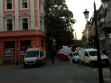 Пожарът на Главната е потушен, линейки на място