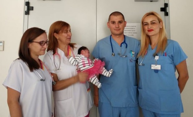 Лекарите от неонатологичното отделение на пловдивска болница спасиха бебе родено