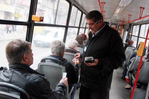 Над 22 хиляди държавни служители ползват безплатно градския транспорт в
