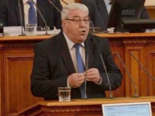 Гърневски за Нинова: Влечуго, което пуска отрова